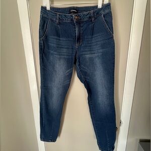 D. Jeans Women pants